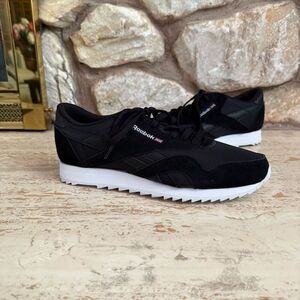 Reebok classic womens sneaker